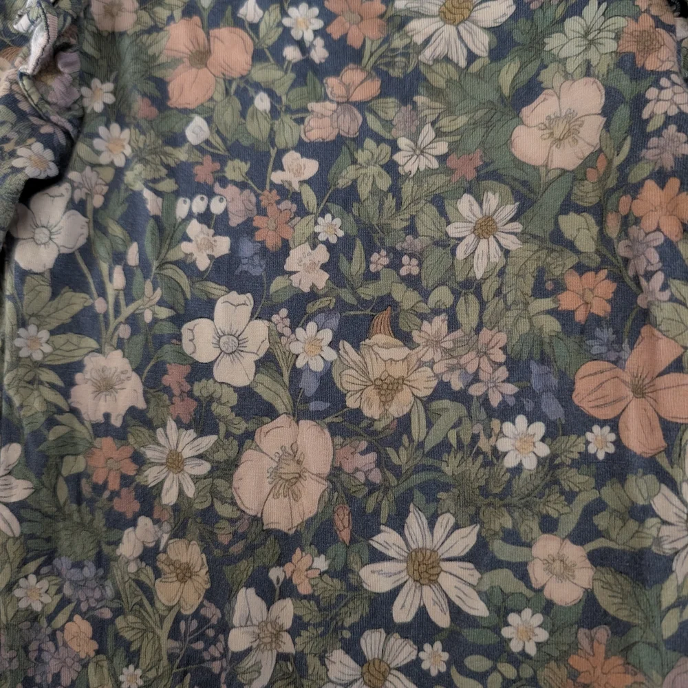 $ 💥3/$24 Posh Peanut‎ Jayla Floral Long Sleeve Ruffle Bodysuit